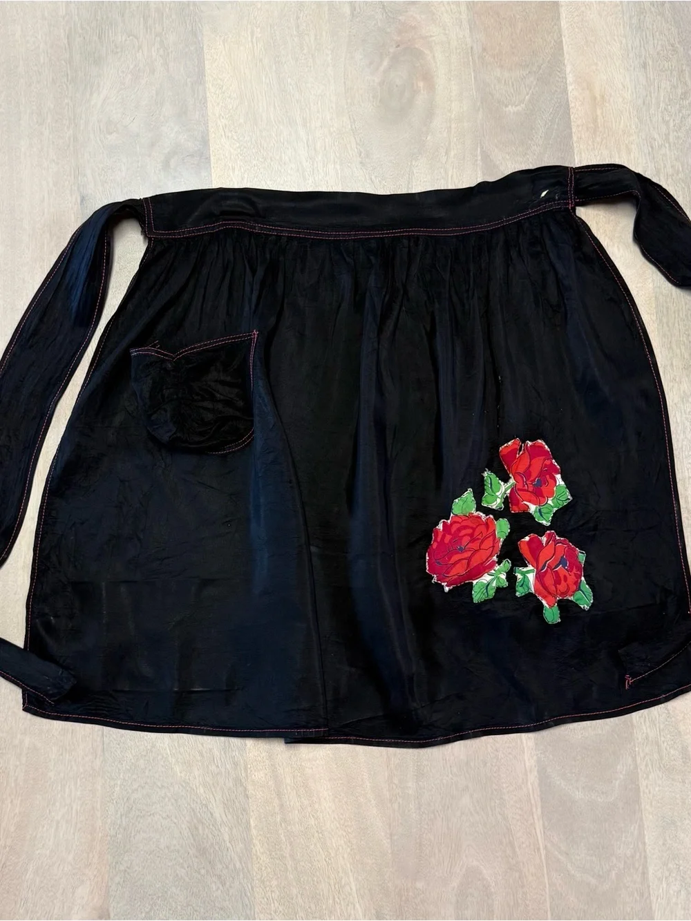 Vintage Apron 1950/60’s Black Hostess Half Red Roses Appliqués Single Pocket
